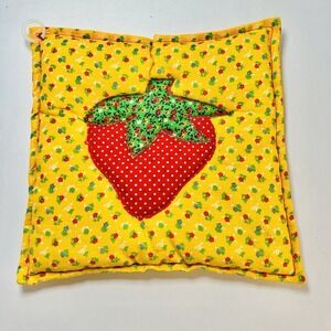 Strawberry & Floral Quilted Potholder - Handmade Retro Kitchen